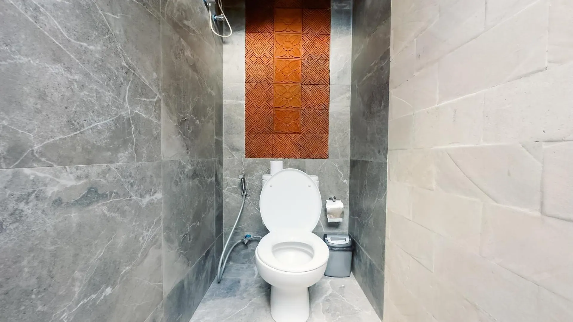 ** Konukevi Lembayung Sari Homestay Denpasar Endonezya